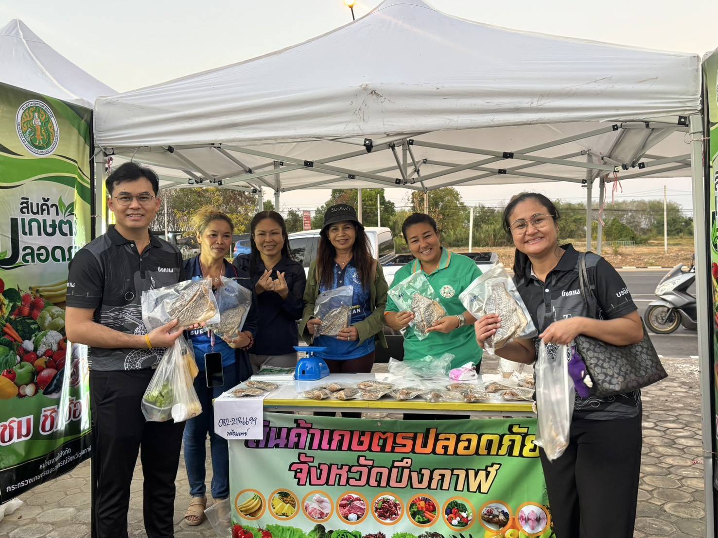 🎪จังหวัดบึงกาฬ 🎪 📣ขอเชิญชวนทุกท่าน  ชม ชิม ช้อป ตลาดศาลากลางสร้างสุข "สะพายถุงผ้าไทย ผ้าพื้นเมือง" ใช้สินค้าจากชุมชน พัฒนาคน สร้างงาน สร้างรายได้ ชุมชนมีสุข ในวันพุธที่ 11 กุมภาพันธ์ 2569 ตั้งแต่เวลา 16.00 - 20.00 น. ณ บริเวณหน้าศาลากลางจังหวัดบึงกาฬ