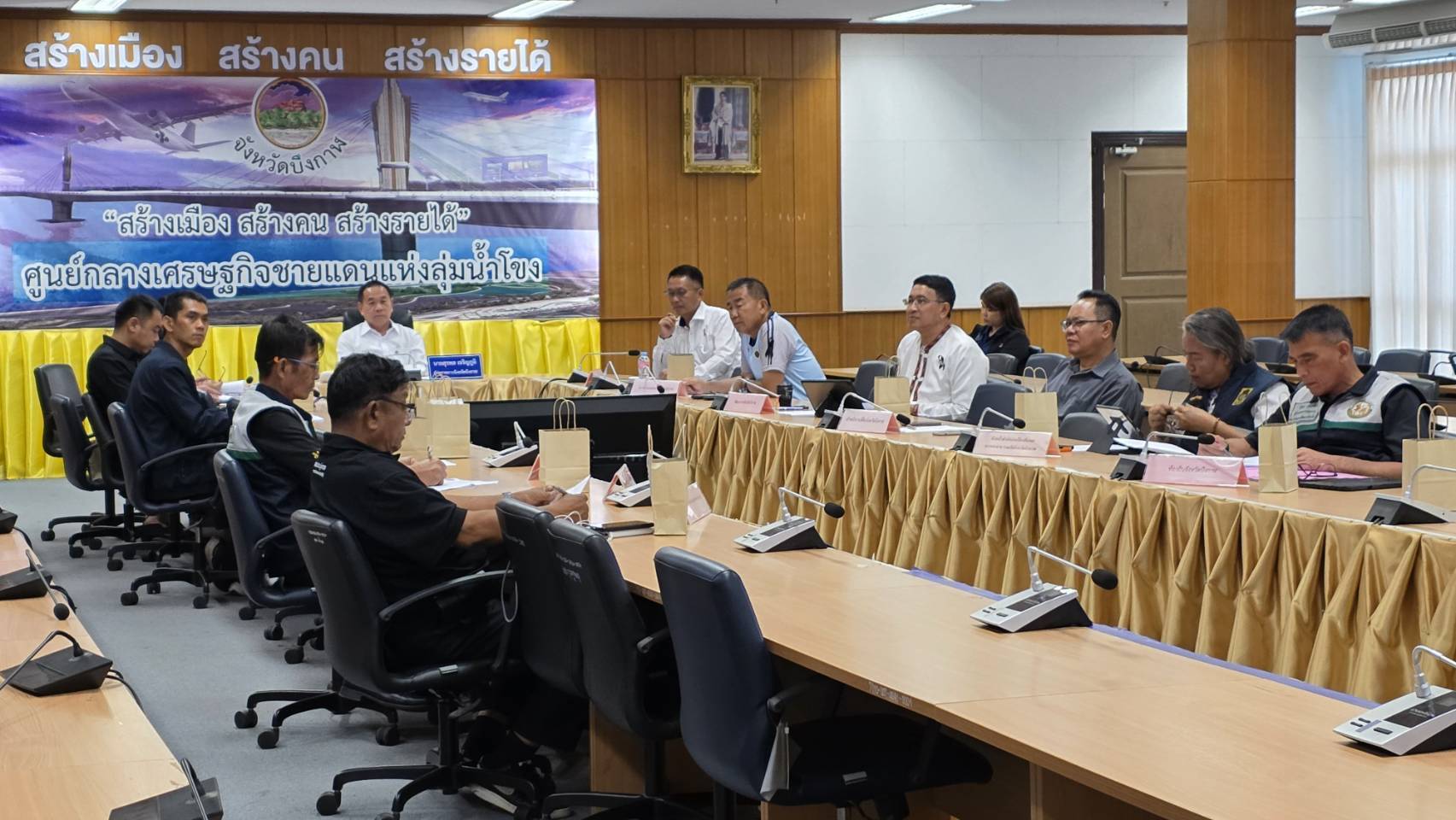 พช.บึงกาฬ : ร่วมการประชุมขับเคลื่อนภารกิจสำคัญของกระทรวงมหาดไทย 