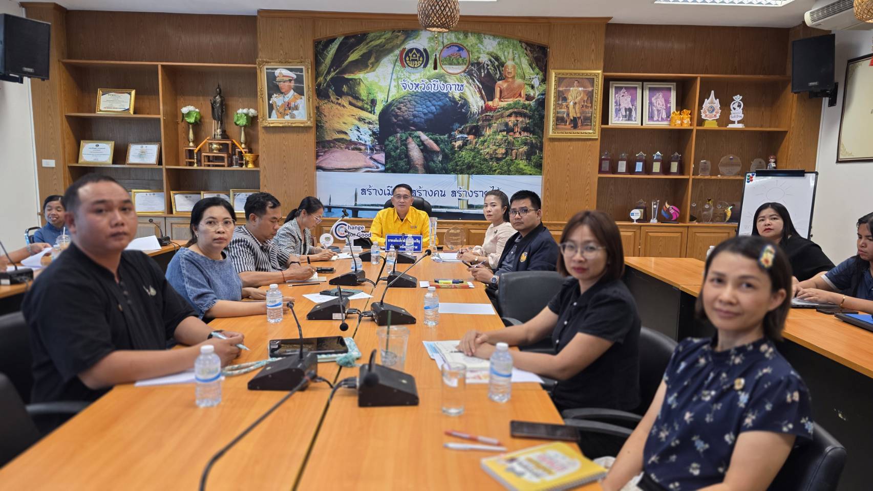 พช.บึงกาฬ: ร่วมประชุมติดตามมาตรการรับมือวิกฤตพลังงาน ขานรับนโยบายมหาดไทยสู่การปฏิบัติ 