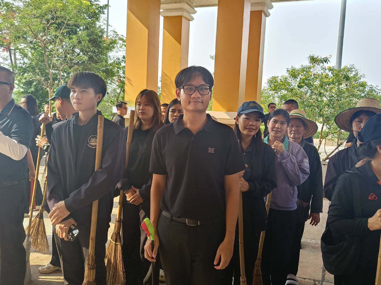 🔊พช.บึงกาฬ : ร่วมกิจกรรมทำความสะอาดและปรับปรุงภูมิทัศน์ ศูนย์ราชการจังหวัดบึงกาฬ