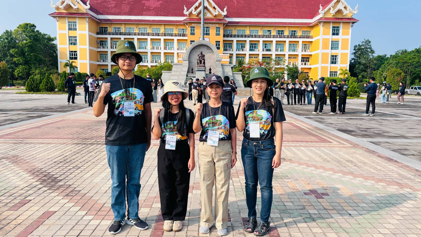 พช.บึงกาฬ : ร่วมกิจกรรม “ผู้ว่าฯ พาเที่ยว Bueng Kan One Day Trip ครั้งที่ 2” เปิดเส้นทางท่องเที่ยวชุมชนอำเภอโซ่พิสัย สัมผัสวิถีชุมชน ชมแหล่งเรียนรู้ และหนุนผ้าทอภูไท สร้างรายได้สู่ชุมชน