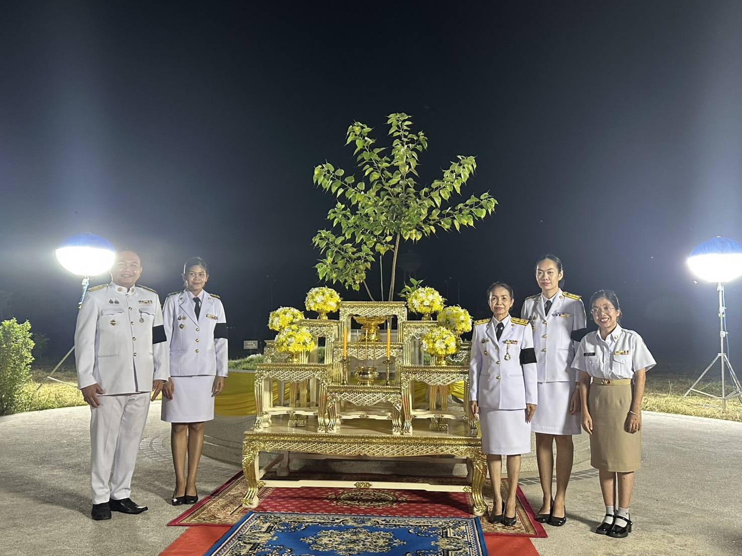 พช.บึงกาฬ : ร่วมพิธีเชิญพุ่มดอกบัวประดิษฐ์ถวายสักการะพระศรีมหาโพธิทศมราชบพิตร เนื่องในวันวิสาขบูชา ประจำปี 2569