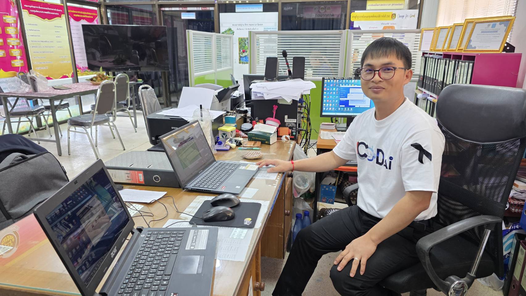 พช.บึงกาฬ : ลงพื้นที่สนับสนุนงานสารสนเทศและประยุกต์ใช้ AI ในการจัดทำสื่อประชาสัมพันธ์งานพัฒนาชุมชน