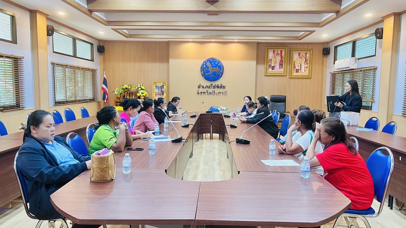 พช.บึงกาฬ : เดินหน้าคลินิกแก้หนี้สตรีเคลื่อนที่ “ฟ้าเปิดที่บึงกาฬ” ระยะที่ 2 ครั้งที่ 2 เร่งแก้หนี้ค้างชำระกองทุนพัฒนาบทบาทสตรี